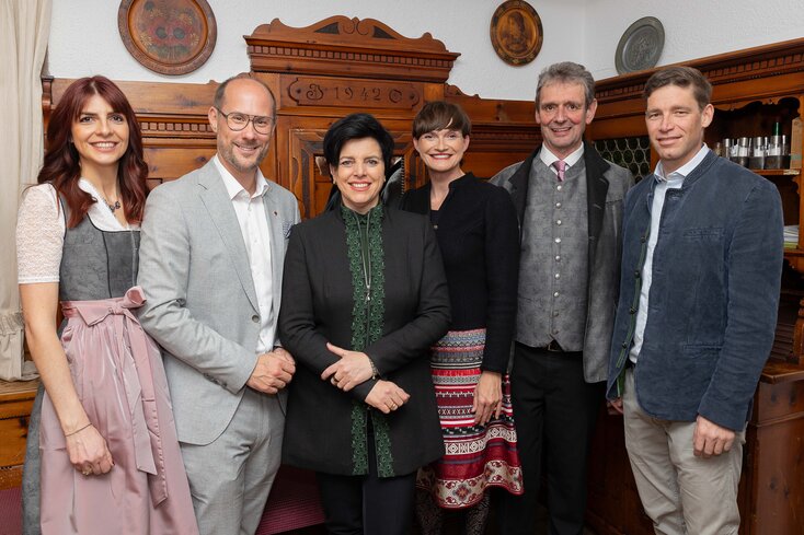 v.l.n.r. UaB-GF Astrid Rollinger, LR Mario Gerber, TW-Chefin Karin Seiler, ÖW-Chefin Astrid Steharnig-Staudinger, UaB-Obmann Johann Hörtnagl, Olympiasieger Benni Raich, LH-Stv. Josef Geisler